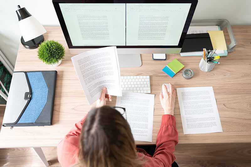 How to become a copywriter